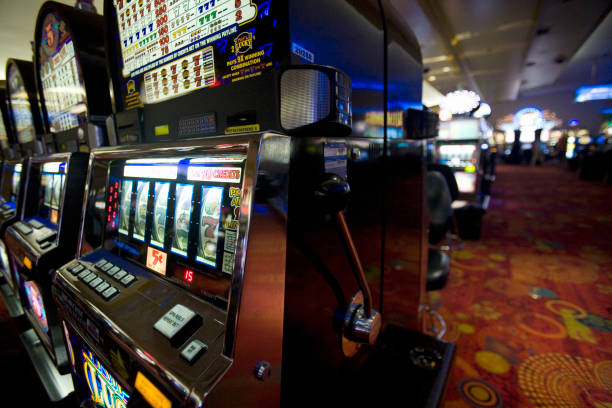 Mobile interface for accessing table games on kings128 Mobile device showing table game interface with dealer feed and betting controls